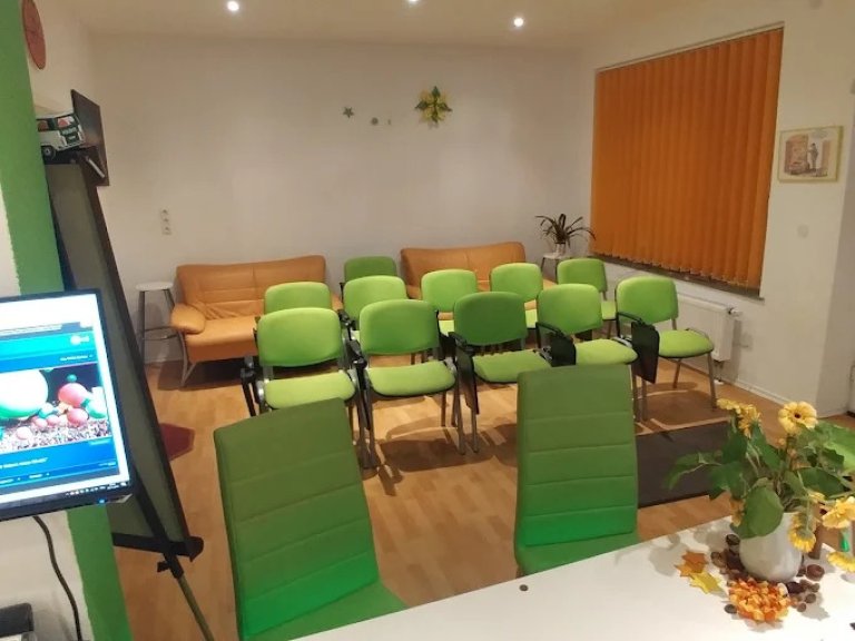 Unser Büro & Fahrzeuge